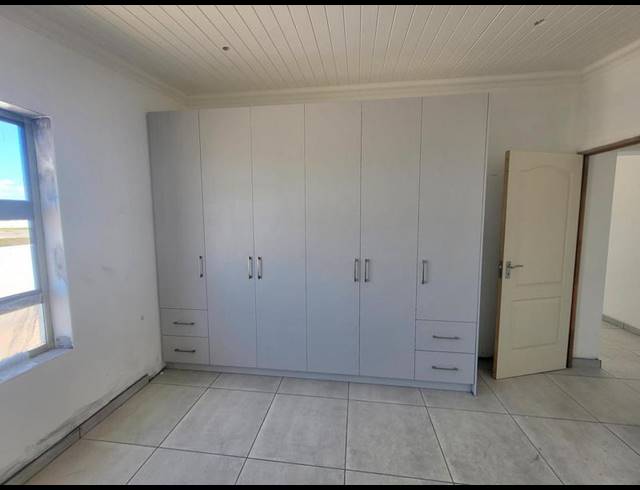 2 BEDROOM HOUSE FOR SALE IN LAAIPLEK